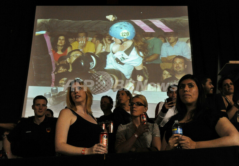 女子の熱き闘い、ローラーダービー 米国