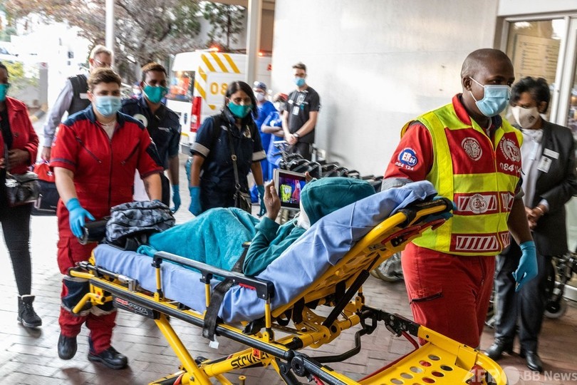 ハイエナに襲われ顔面損傷のジンバブエ少年、南アで無償手術へ