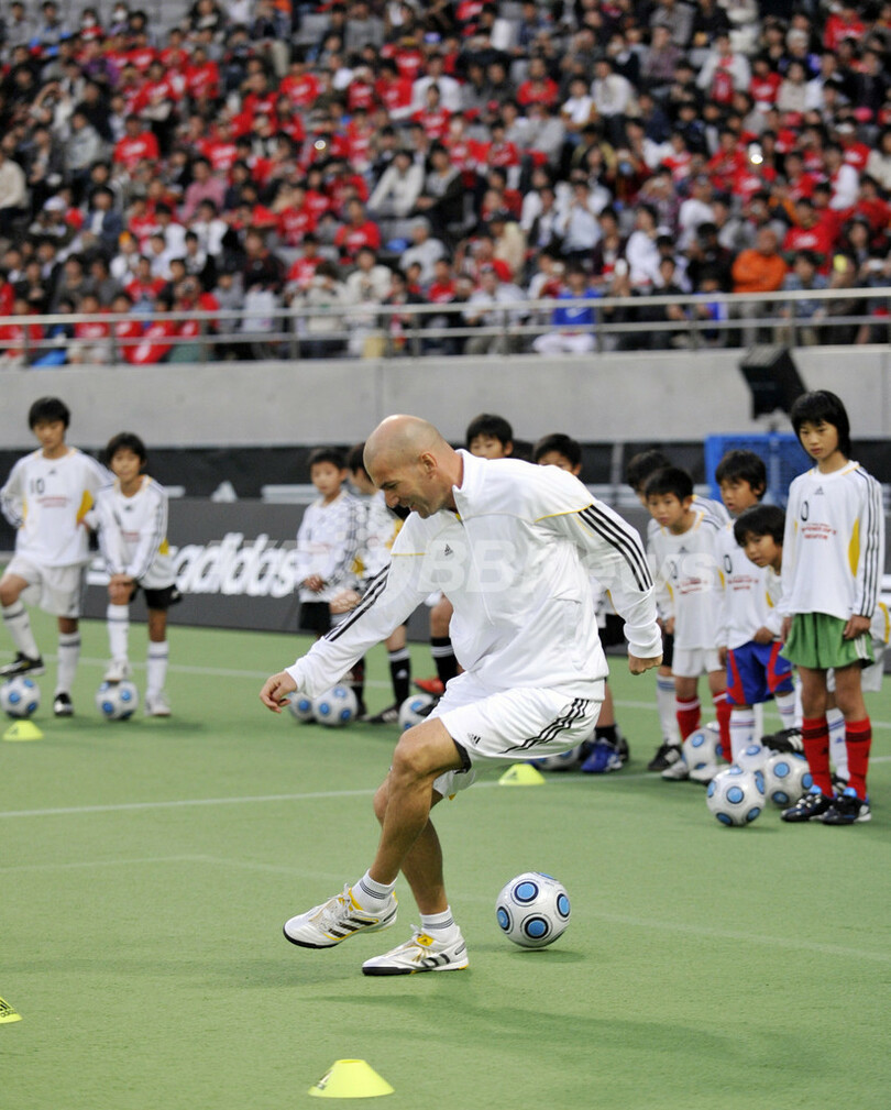 元フランス代表ジダン氏が都内で開催されたイベントに出席