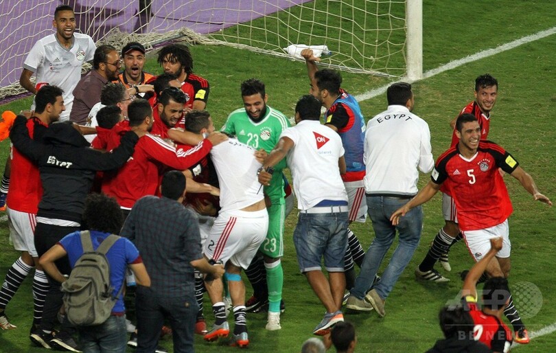 サラーがロシアへ導く2得点、劇的勝利のエジプトが7大会ぶりW杯出場