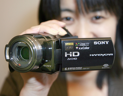 ソニー、世界最小・最軽量のデジタルビデオカメラ「ハンディカムHDR