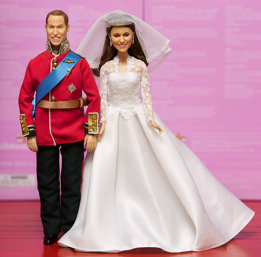 イギリス王室ご成婚記念特別企画品 キャサリン妃＆ウィリアム王子ウェディング人形 イギリス王室ご成婚記念特別企画品 キャサリン妃＆ウィリアム