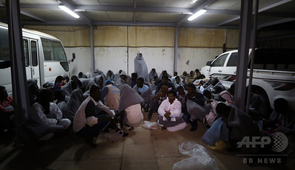 トラック内に移民約100人閉じ込め、子ども含む8人窒息死 リビア トラック内に移民約100人閉じ込め、子ども含む8人窒息死 リビア