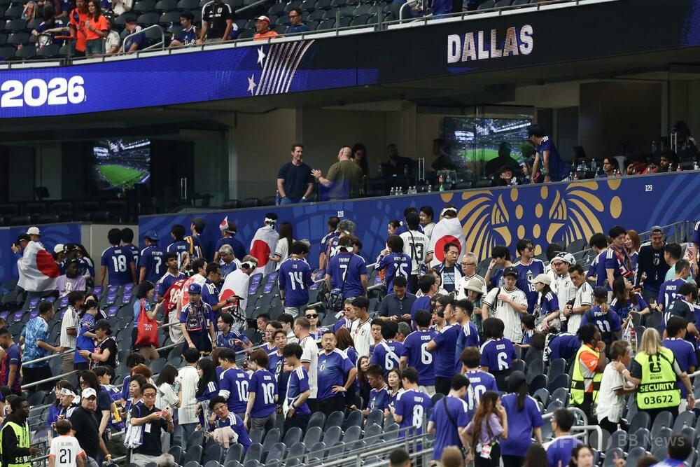 サッカーW杯ゴミ拾いで話題の日本人男性、家事参加率の低さが物議