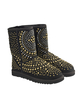 UGG &amp; JIMMY CHOOのブーツ「MANDAH」9万6600円。(c)UGG &amp; JIMMY CHOO