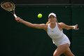 テニス、ウィンブルドン選手権、女子シングルス4回戦。リターンを打つミラ・アンドレーワ（2023年7月10日撮影）。(c)Daniel LEAL / AFP