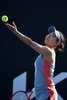 全豪オープンテニス、女子シングルス1回戦。サーブを打つ日比野菜緒（2022年1月17日撮影）。(c)Paul Crock / AFP