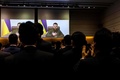 日本の国会に対し、ウクライナからオンライン形式で演説するウォロディミル・ゼレンスキー大統領（2022年3月23日撮影）。(c)Behrouz MEHRI and BEHROUZ MEHRI / POOL / AFP