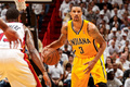 12-13NBAは3日、イースタンカンファレンス決勝（7回戦制）の第7戦が行われ、マイアミ・ヒート（Miami Heat）が99-76でインディアナ・ペイサーズ（Indiana Pacers）を破り、3年連続NBAファイナル進出を果たした。

ドリブルでボールを運ぶインディアナ・ペイサーズのジョージ・ヒル（George Hill、2013年6月3日撮影）。(c)AFP/Getty Images/NBAE/Issac Baldizon