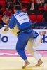 第33回世界柔道選手権、男子66キロ級。2回戦に臨む海老沼匡（白、2015年8月25日撮影）。(c)AFP/JACK GUEZ