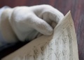 ハンガリーの首都ブダペスト（Budapest）にある国立セーチェーニ図書館（National Szechenyi Library）で撮影された、作曲家ウォルフガング・アマデウス・モーツァルト（Wolfgang Amadeus Mozart）の「ピアノ・ソナタ第11番イ長調K.331」の自筆譜とされる楽譜の一部（2014年9月17日撮影）。(c)AFP/ATTILA KISBENEDEK