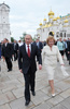 ロシアのウラジーミル・プーチン大統領（左）と元妻のリュドミラ・オチェレトナヤさん。首都モスクワで（2012年5月7日撮影、資料写真）。(c)ALEXEI NIKOLSKY / RIA-NOVOSTI / AFP