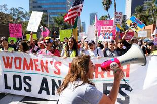 国際女性デー、世界各地でデモ 極右台頭に懸念