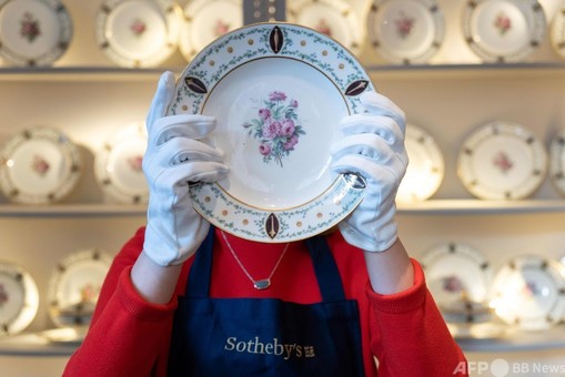 皇帝ナポレオンの食卓」が競売に 英国で 写真11枚 国際ニュース：AFPBB