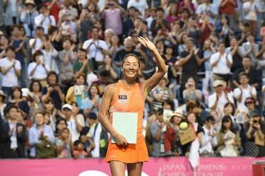 伊達公子、栄光のキャリアに涙の別れ 現役最終戦は完敗 写真13枚 国際