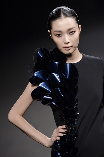 ＜13/14年秋冬パリ・オートクチュール＞ステファン・ローラン