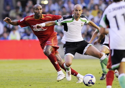 セビージャ ラシンと引き分ける