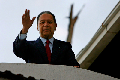 突如帰国のハイチ元独裁者、過去を謝罪し国民和解の呼びかけ