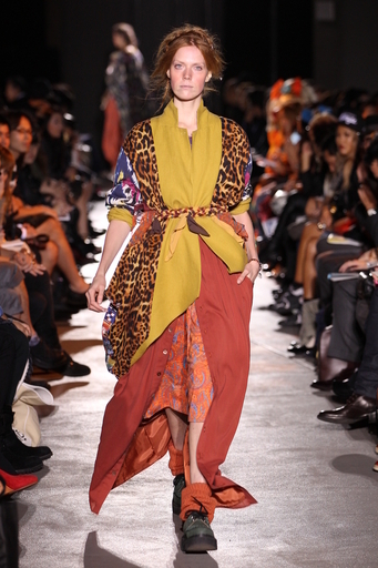 ＜11年春夏東京コレクション＞G.V.G.V. 新作を発表