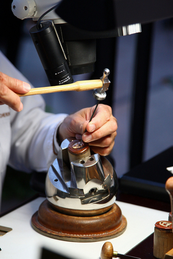 「ヴァシュロン・コンスタンタン」の新作発表会、ソーシャライトら出席