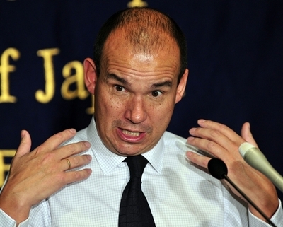 オリンパス元社長が出国、米FBIなどと面会へ