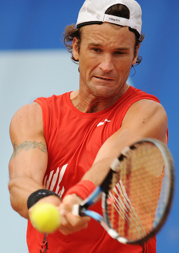 モヤ ストレートでガスケを下し決勝へ