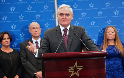 パナマ運河拡張工事、追加費用の負担問題で合意