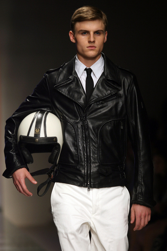 ＜08年春夏ミラノ・メンズコレクション＞ベルスタッフ、新作を発表