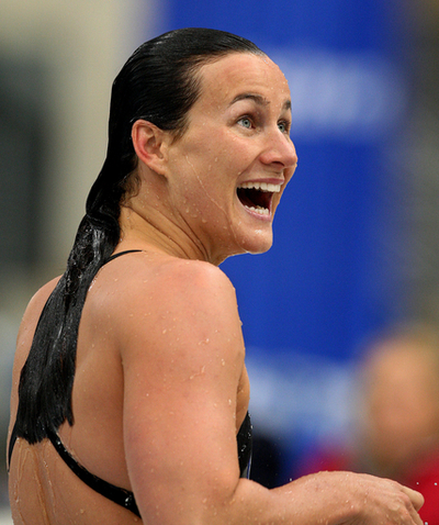 エディントン 女子50メートル背泳ぎ世界記録で優勝