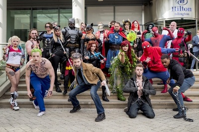 英ロンドンでコミックの祭典、ヒーローやヒロインらが勢ぞろい