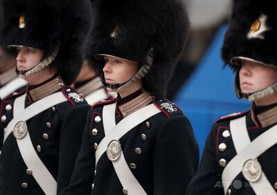 デンマーク、女性の徴兵を前倒しで導入へ