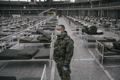 隔離命令違反で男に禁錮3年、新型コロナ対策で セルビア