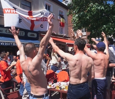 拝啓フーリガン様、ユーロ開幕前にスイス警察が「親書」