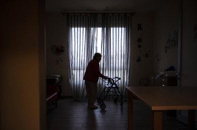 94歳女性が虚偽の強盗通報、「人との触れ合い」求めて 伊