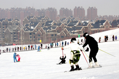 中国でスキーや冬のリゾート旅行熱高まる 北京冬季五輪の効果