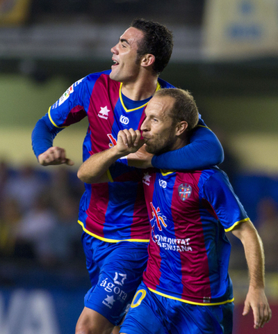 レバンテ 6連勝でチーム史上初のリーグ首位に