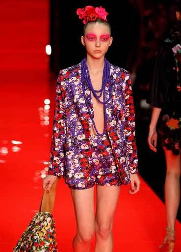 ＜08/09年春夏ローズマウント・ファッションウィーク＞アキラ・イソガワ、新作を発表