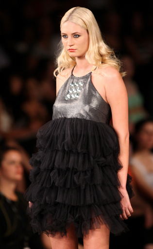 ＜08/09年秋冬メルボルン・コレクション＞ニコラ・フィネッティ、新作を発表