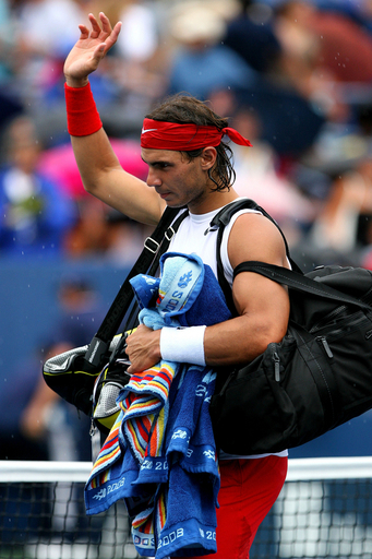 マレー対ナダルの準決勝はサスペンデッドに