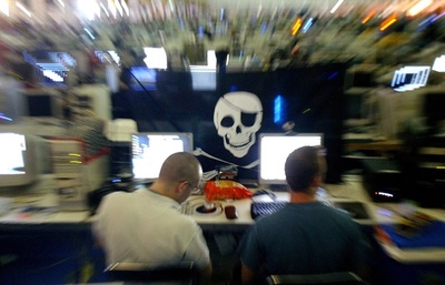 スペイン語話者が作ったマルウエア？国家が関与した恐れも