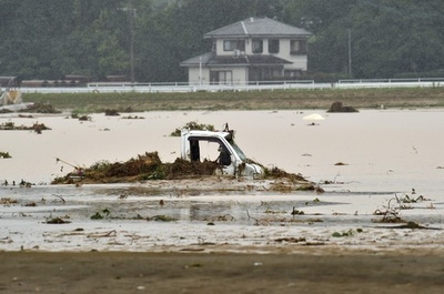 九州北部で記録的な大雨続く 2人死亡、18人不明
