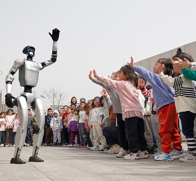 人型ロボットやロボット犬 中国でレンタル市場が急成長
