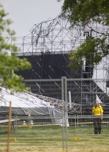 レディオヘッド公演、屋外ステージが崩落し1人死亡