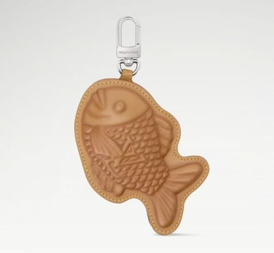 ルイ・ヴィトン「たい焼きキーホルダー」が141万ウォン超？…韓国・ダイソーでは1000ウォン