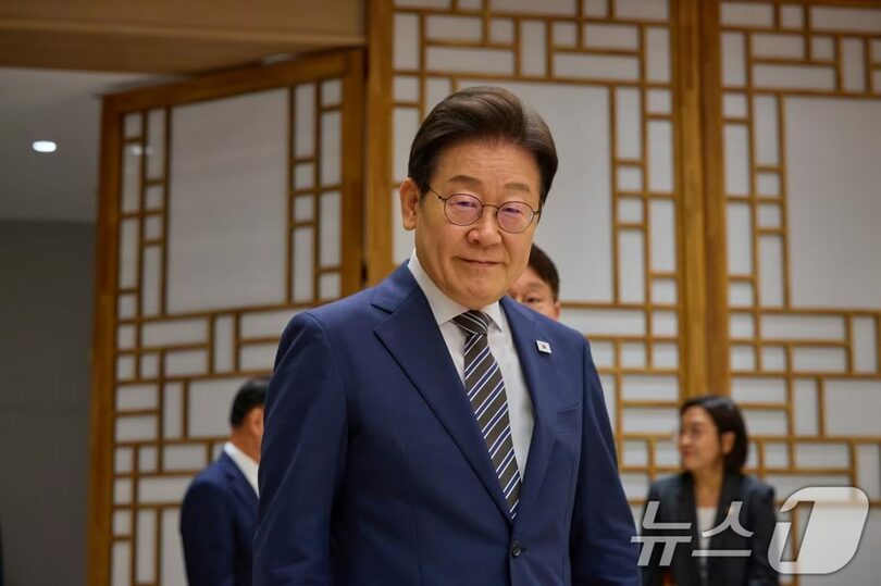 2025年7月24日、イ・ジェミョン（李在明）大統領が自身のSNSに投稿した写真(c)news1