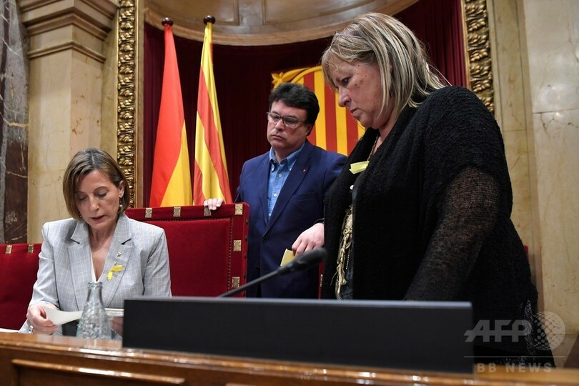 カタルーニャ州議会が独立宣言 スペイン政府、阻止の構え