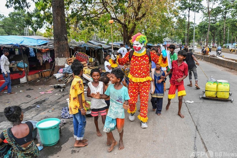 ピエロ 時々 ドラえもん スラムの子どもにコロナ対策を インド 写真17枚 国際ニュース Afpbb News