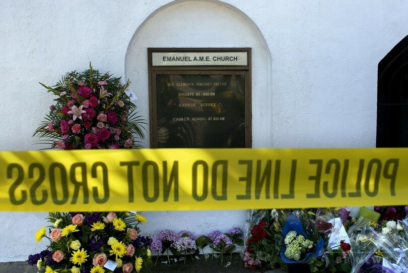米黒人教会乱射、州上院議員や牧師らが犠牲に