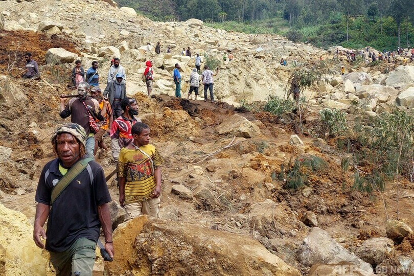 パプア地滑り、生き埋め2000人以上 報告