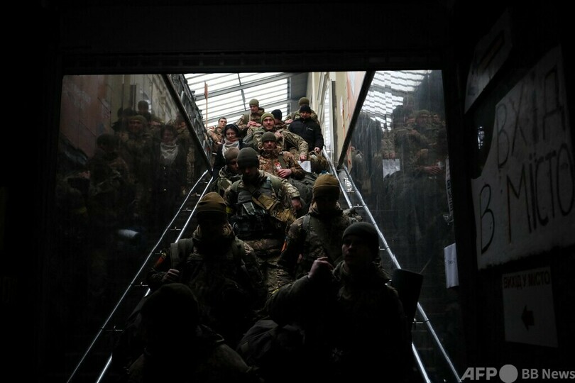 ロシア、外国人指導の訓練施設に空爆 リビウ郊外